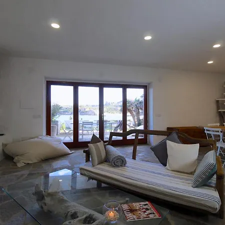 Maison Monte Da Rena דירה לה מדלנה